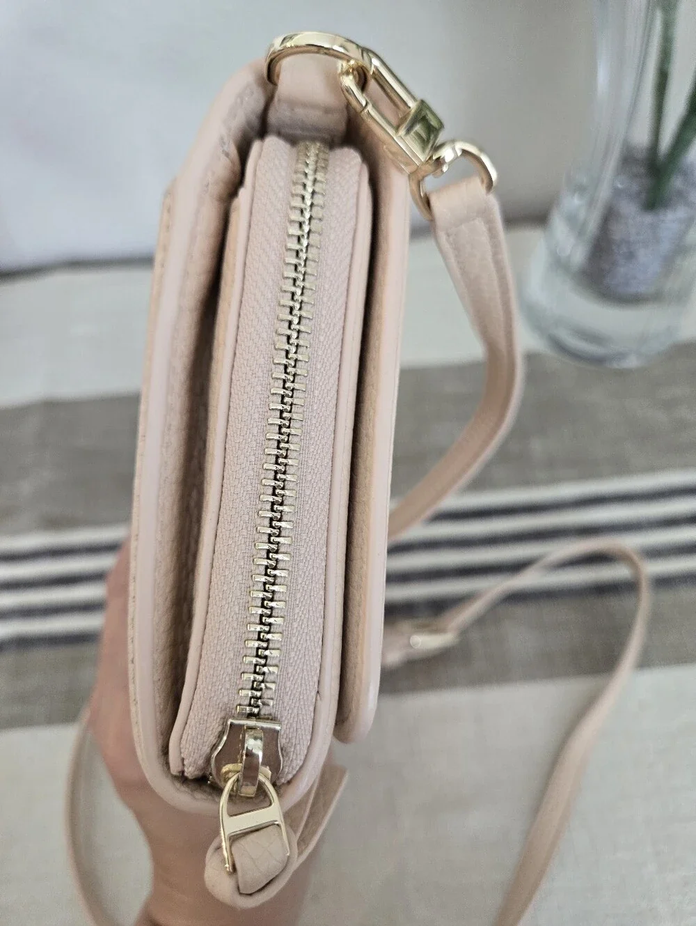 Tory Burch Thea Flat Wallet Crossbody Bag in a Soft Pink Pebbled Leather